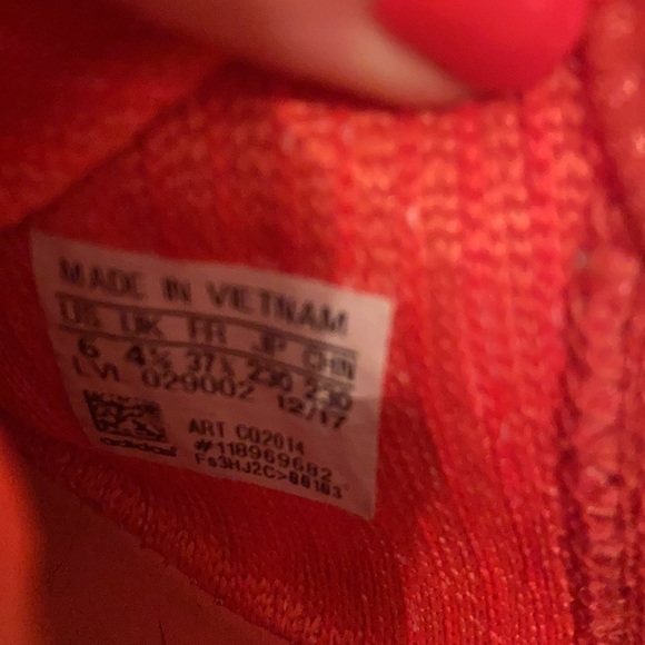 Women’s Adidas NMD_R1 - Picture 3 of 3